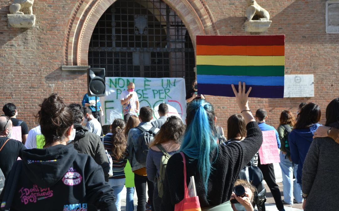 Itinerario a piedi e performance musicali ATTRAVERSO GLI SPAZI (E I TEMPI) QUEER DELLA CITTÀ